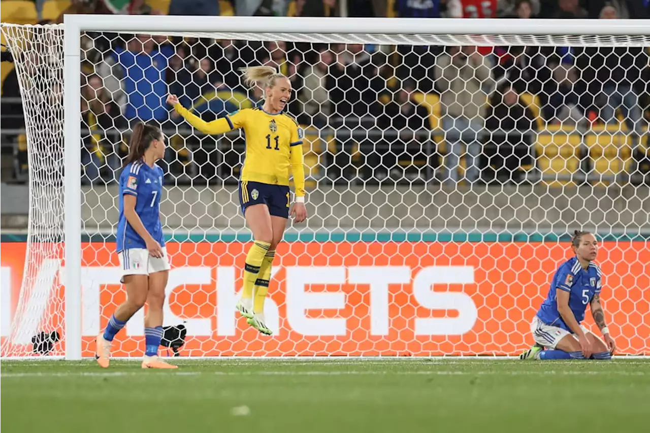 Sweden scorch Italy 5-0 to reach World Cup knockout stage