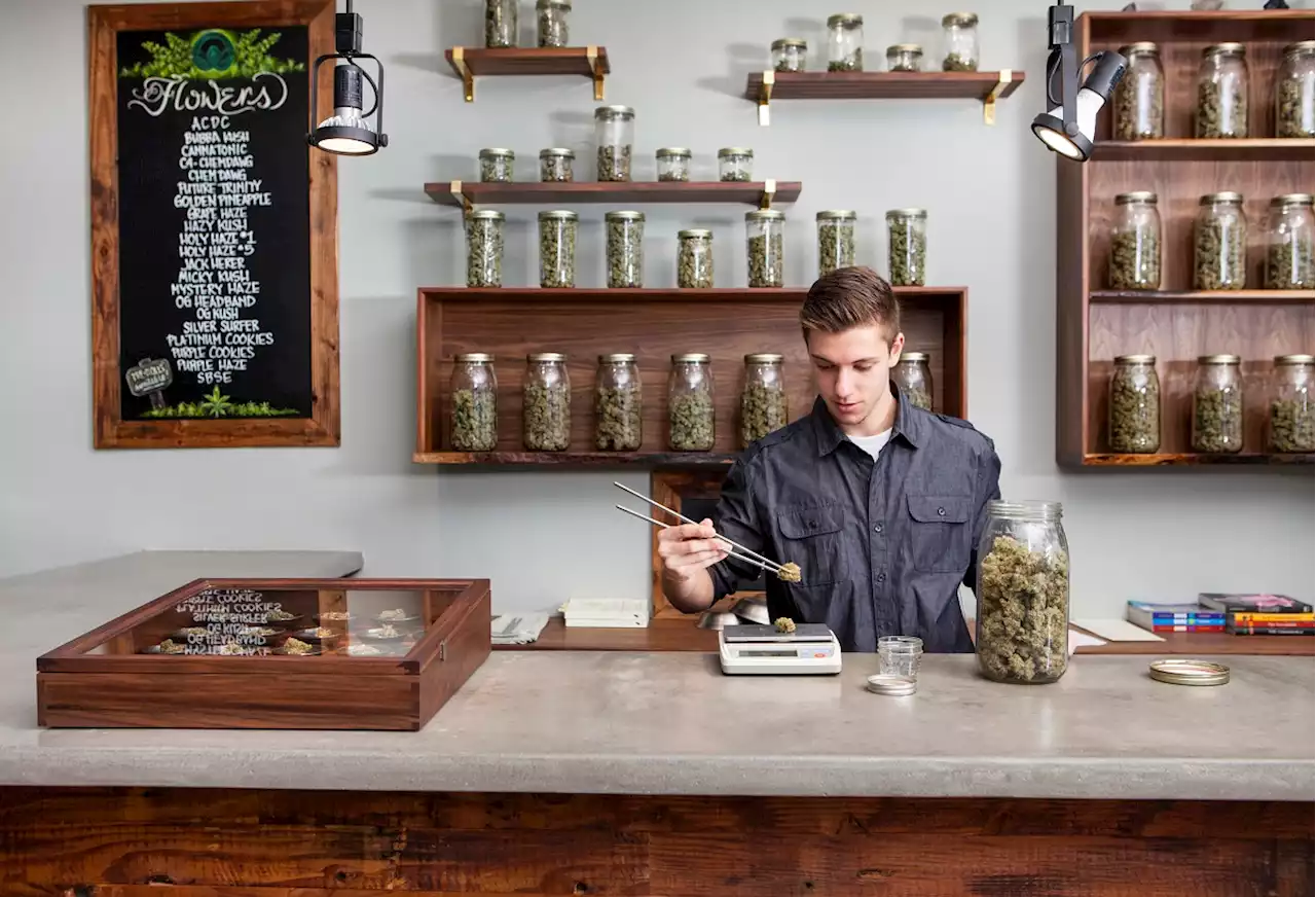 The Killjoys at Mastercard Are Demanding Weed Shops Not Take Their Payments Anymore