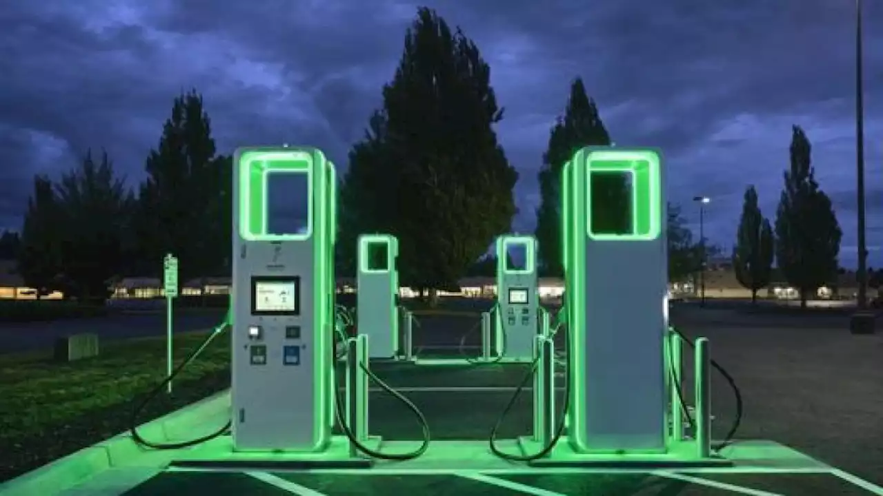 Colonnine per le auto elettriche nel Pnrr, si riparte dal via