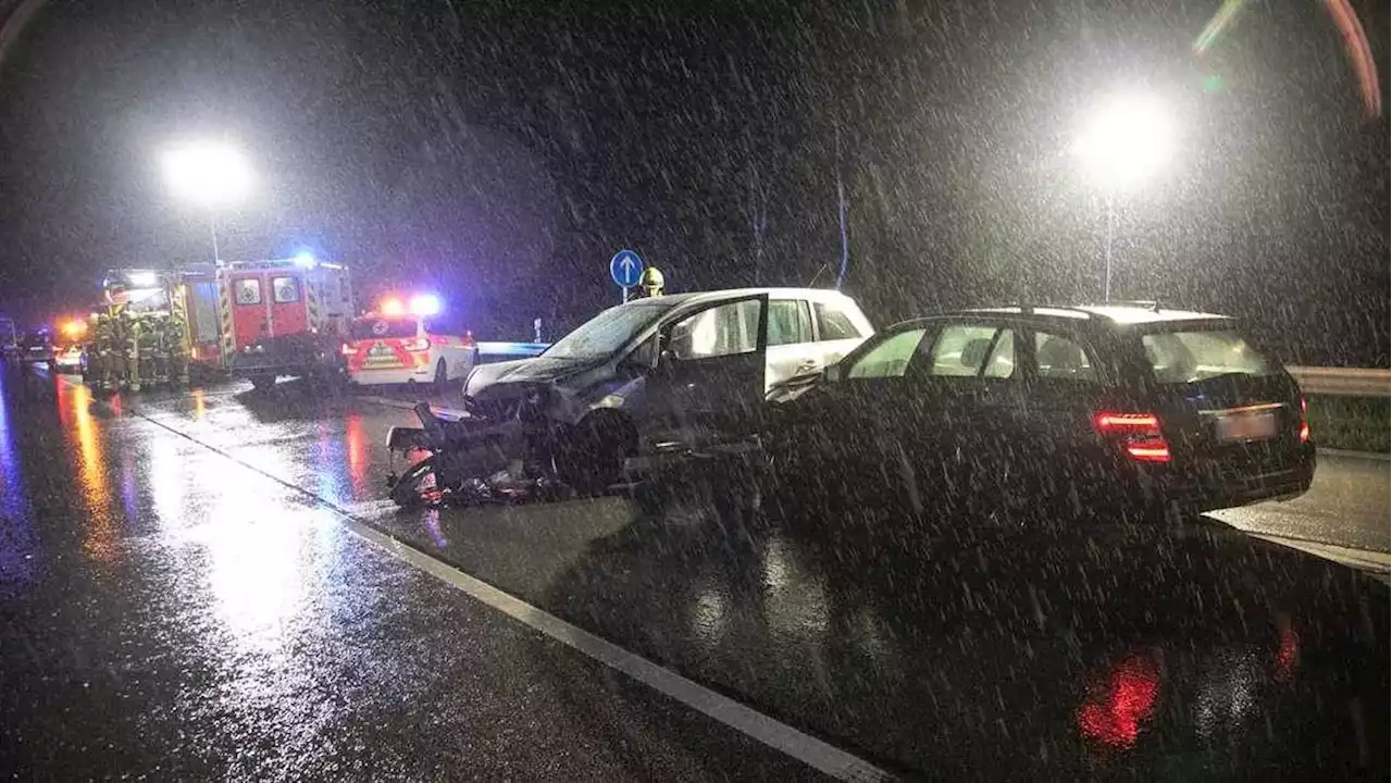 Chiemsee A8: In der Nacht auf Samstag kracht es gleich dreimal - zwei Schwerverletzte