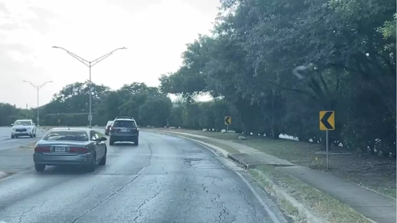 Neighbors along ‘Dead Man’s Curve’ on Northwest Side promised traffic light to stop speeders