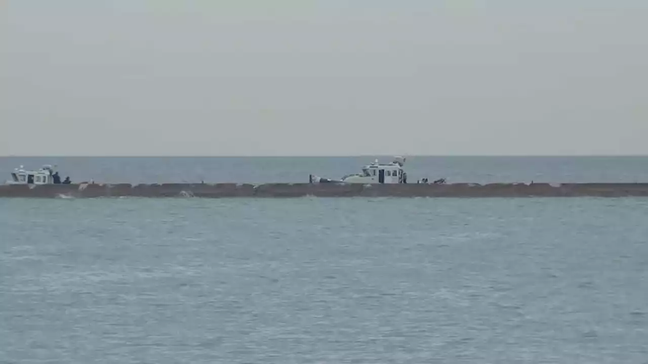 Woman killed, 6 others injured after Chicago boat capsized on Lake Michigan