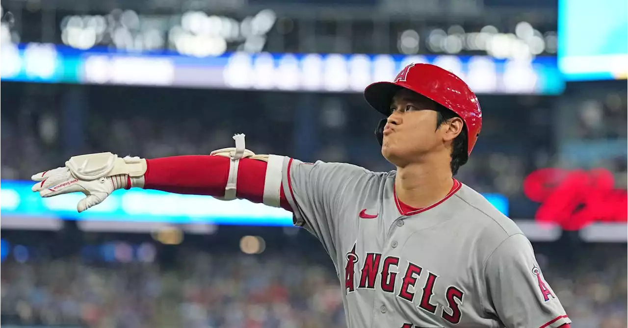 Ohtani homers in loss to Blue Jays and exits second game with cramps