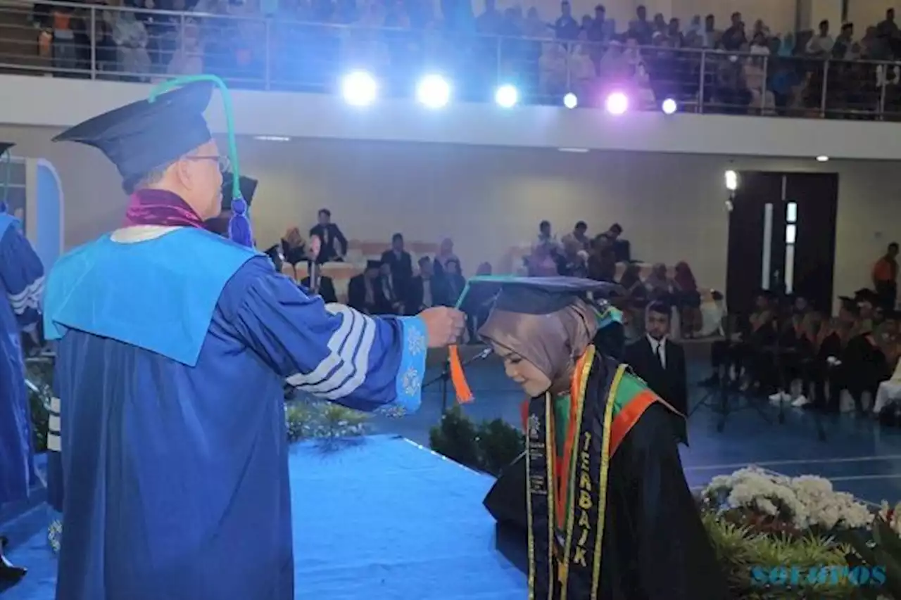 Wisuda UIN Salatiga, Rektor Lepas 662 Lulusan & Resmikan 2 Gedung Baru