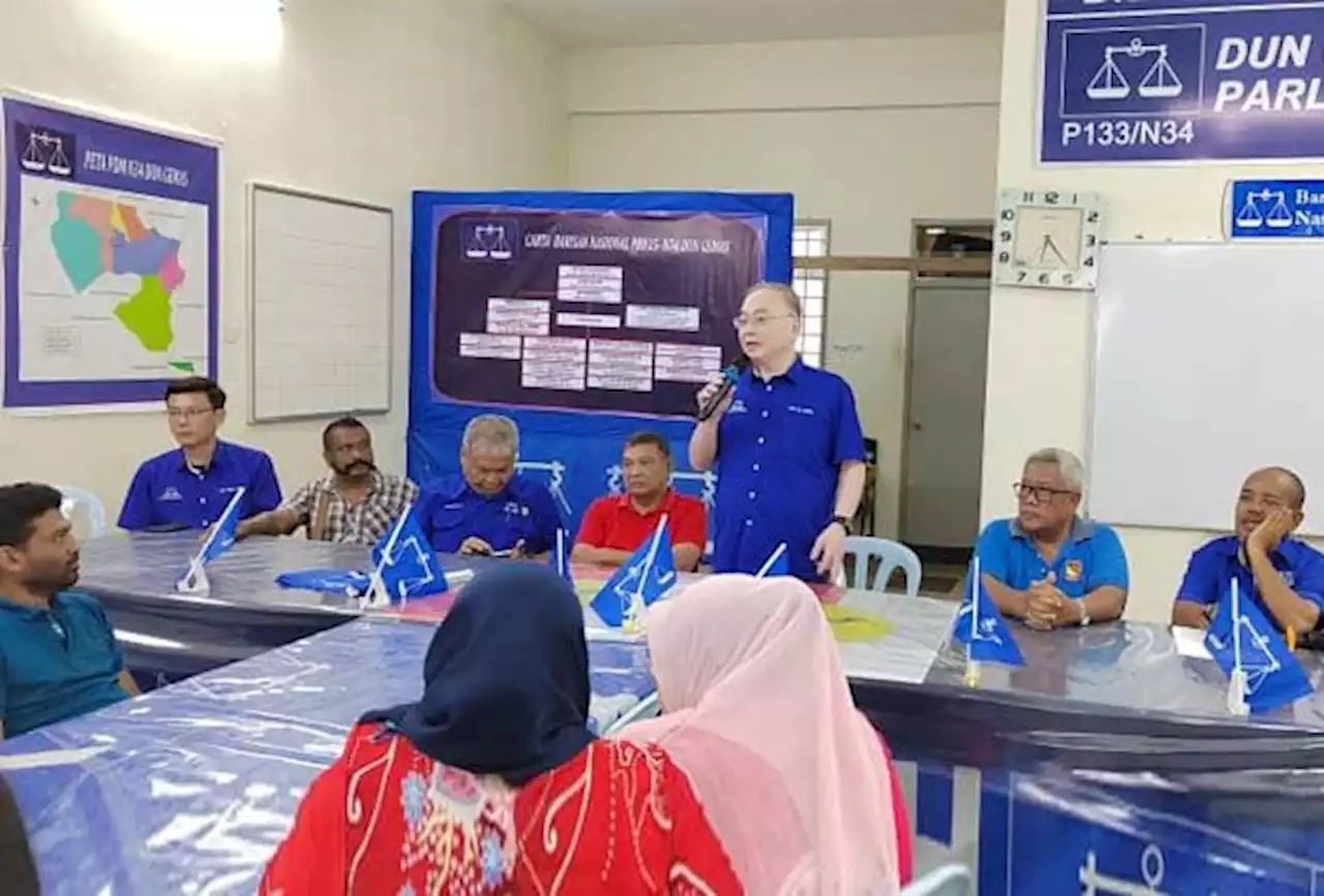 MCA's Dr Wee makes his rounds in Negri