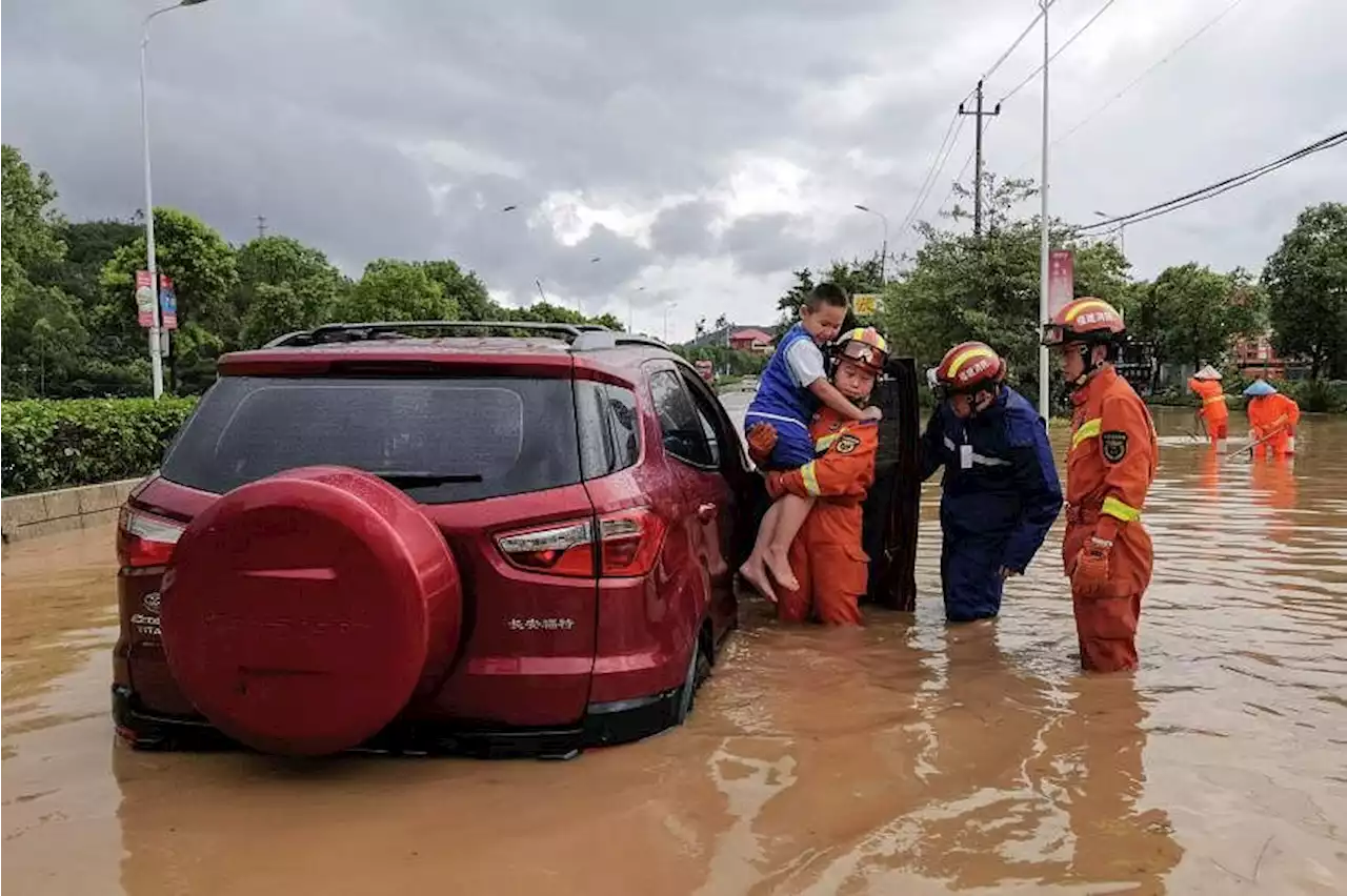 Rain hits northern China as Typhoon Doksuri rolls inland