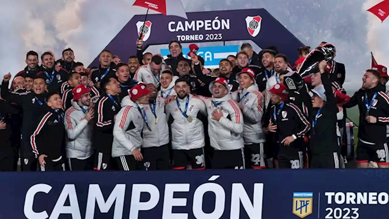 El festejo del campeón: River recibió la copa y celebró con su gente