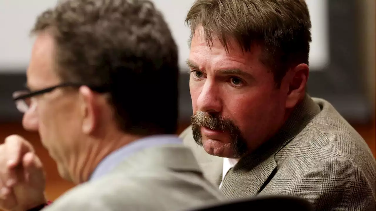 Tucson ex-fire captain convicted in 3 murders to get report on inmate's confession