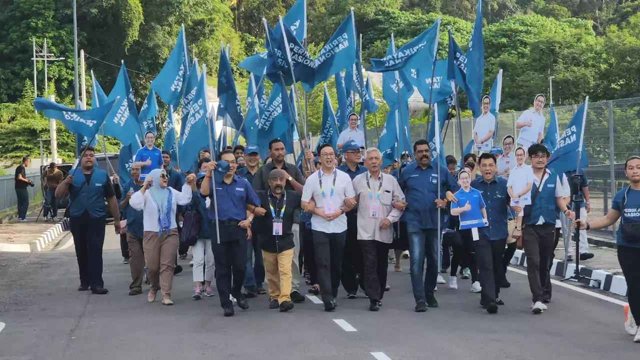 PRN: Tiada kelibat jentera, bendera Pas iringi penamaan Dominic di DUN Bayan Lepas