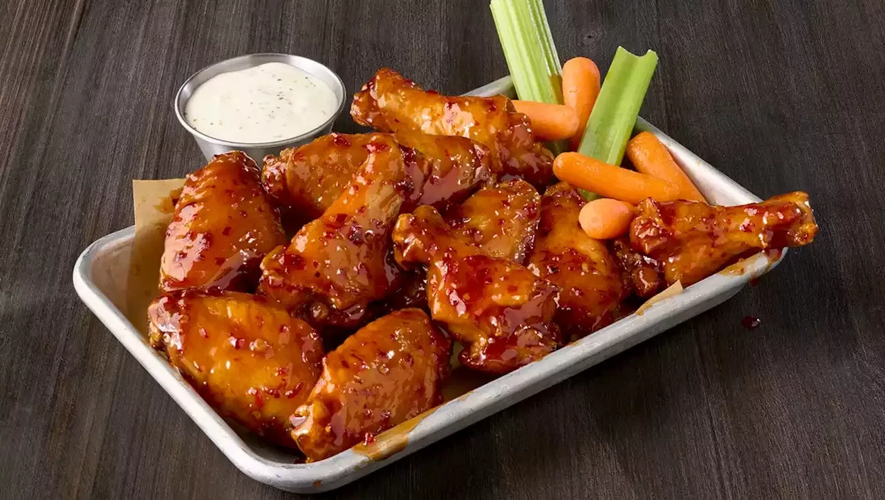 National Chicken Wing Day 2023: Buffalo Wild Wings, Popeyes, Hooters, more have deals Saturday