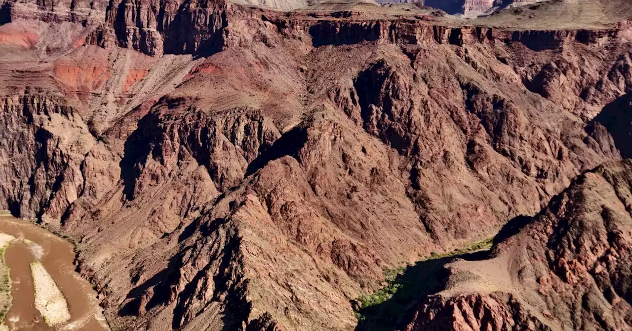 Woman dies while hiking Grand Canyon in triple-digit temperatures