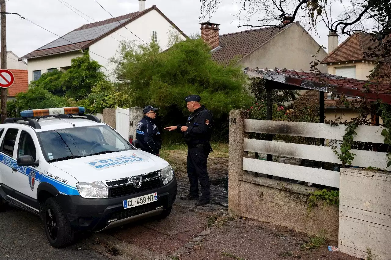 Mort de Nahel : après les émeutes, des rassemblements devant les mairies de France