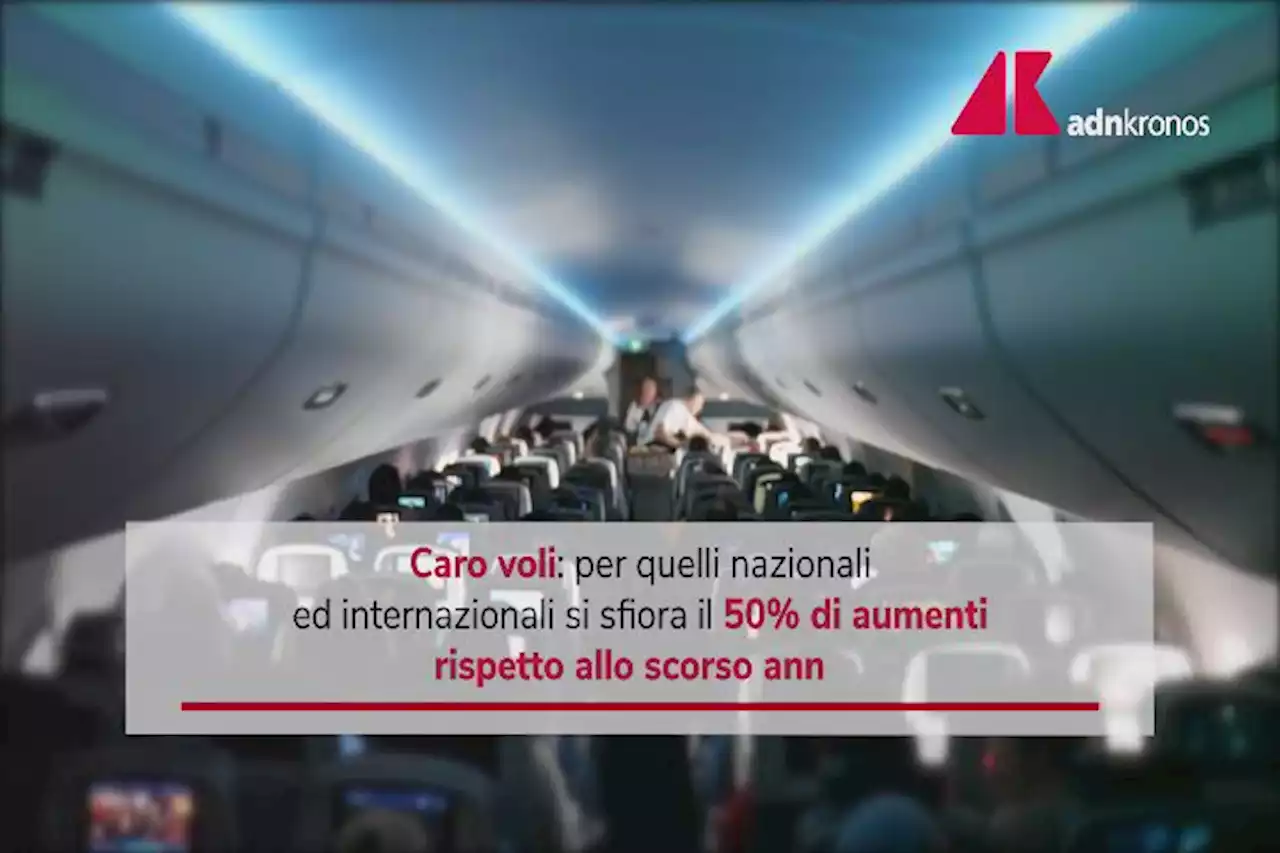 Caro voli, aumenti sfiorano il 50%: governo convoca compagnie aeree