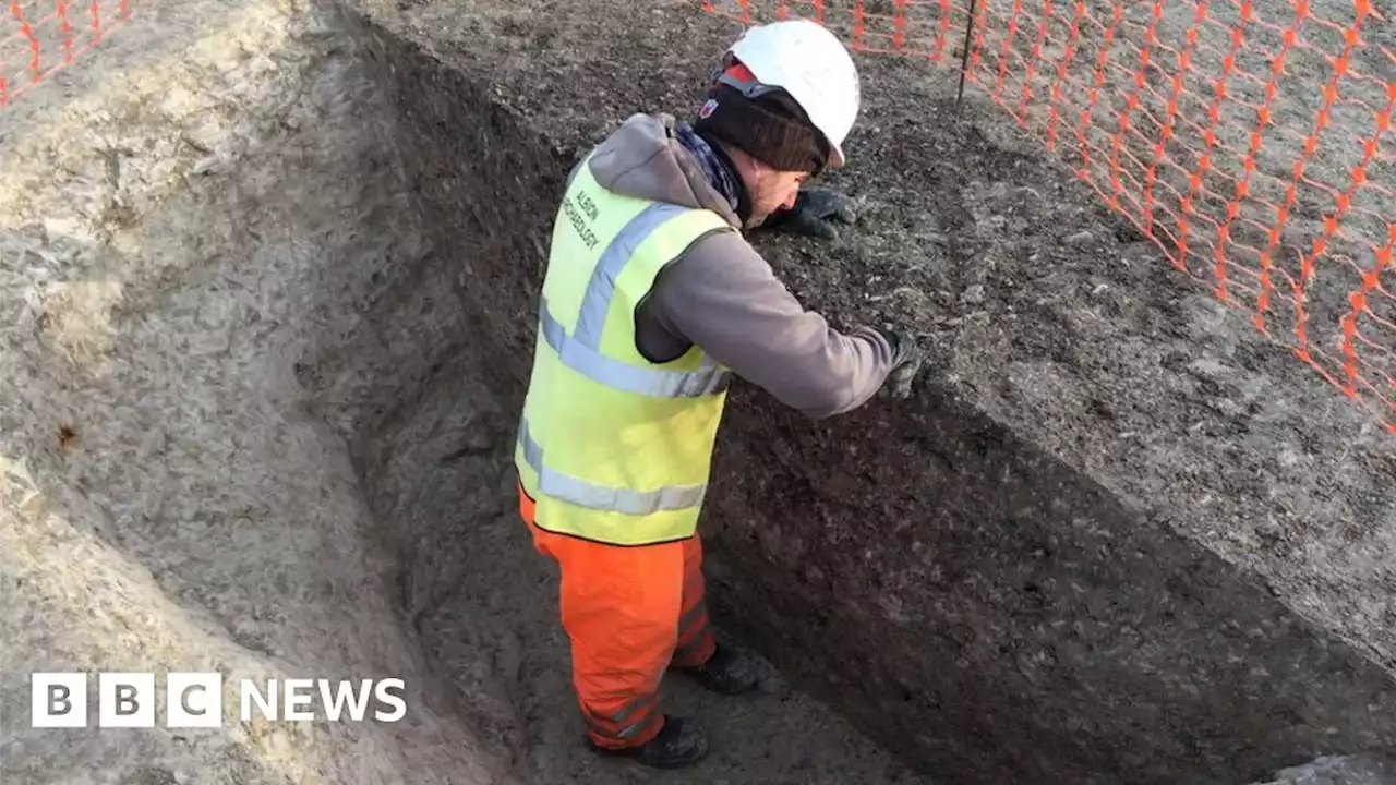 Nationally significant Mesolithic pits found on Houghton Regis building site