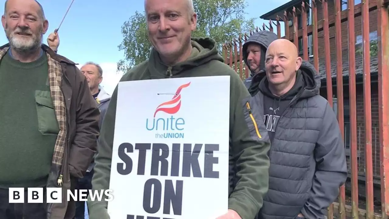 NI roads service workers begin two weeks of strike action