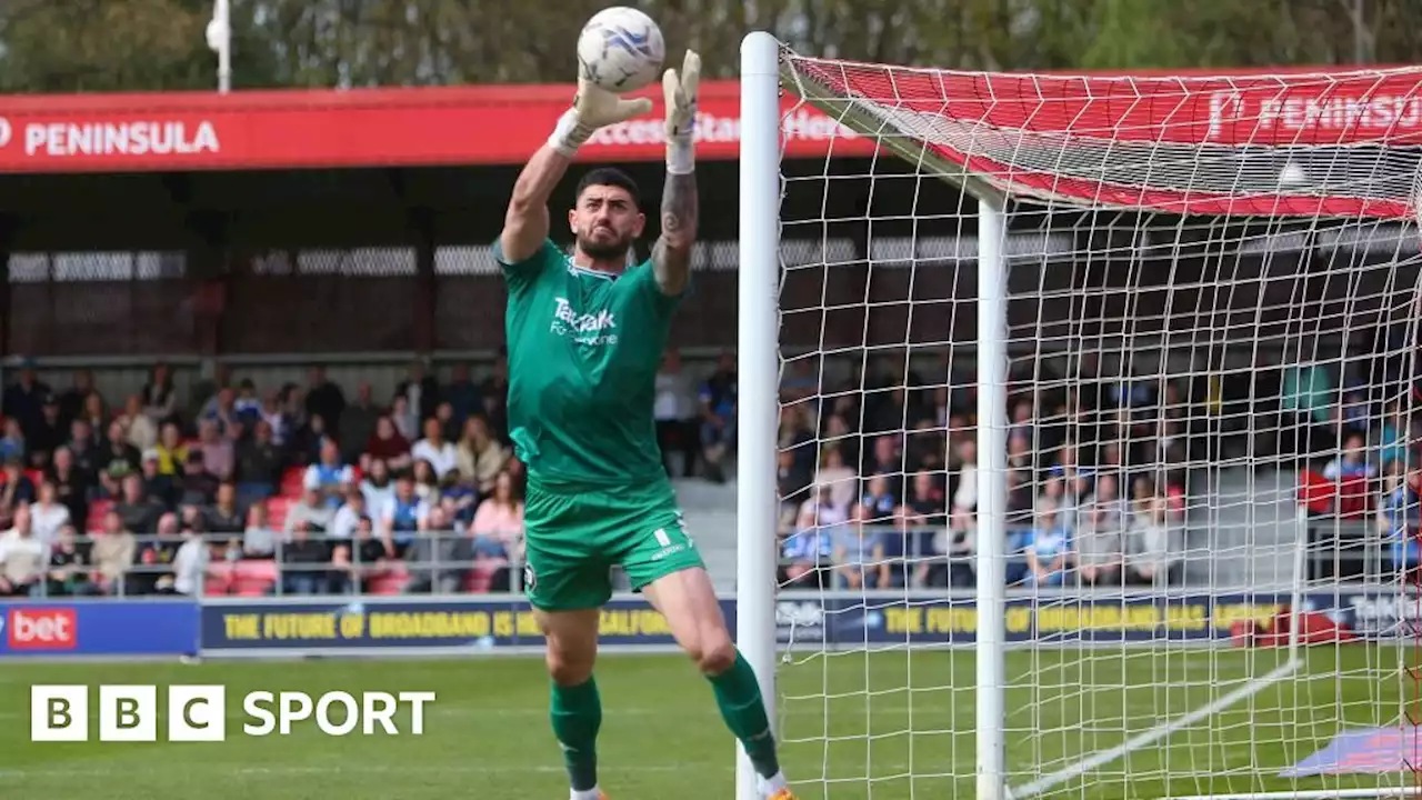 Wolves sign goalkeeper Tom King on free transfer