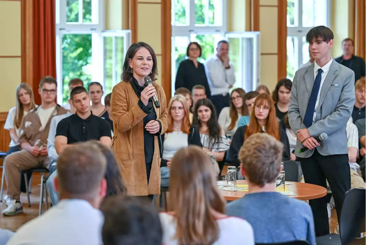 Protest gegen Grünen-Politik: Eierwürfe am Rande von Baerbock-Besuch