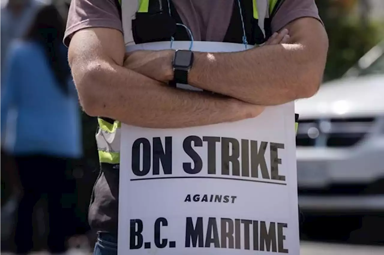 Union warns against Ottawa interfering in B.C. port workers strike as talks continue