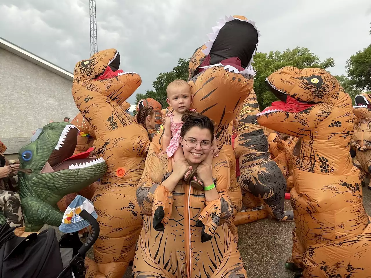 Dino-mite: Dundurn, Sask. smashes dinosaur costume world record