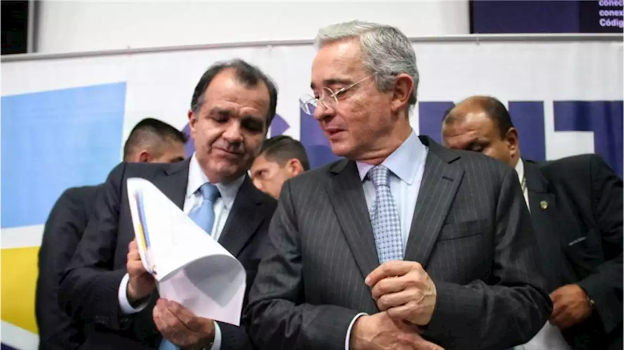 Expresidente Uribe califica caso de Óscar Iván Zuluaga como una ‘tragedia’