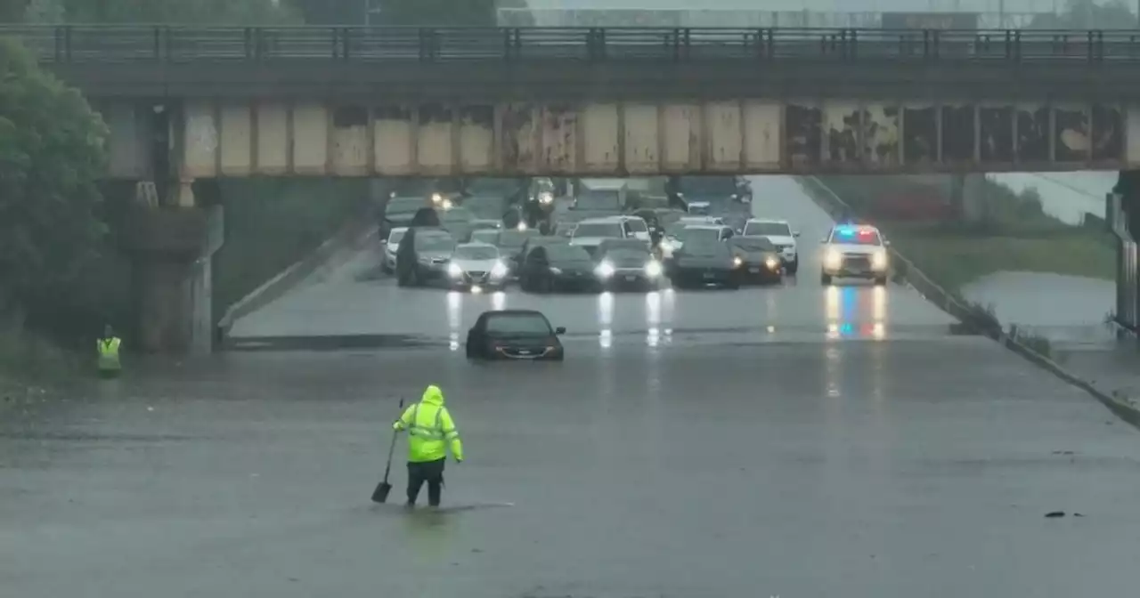 Chicago River flooding concerns; flash flooding closes expressways