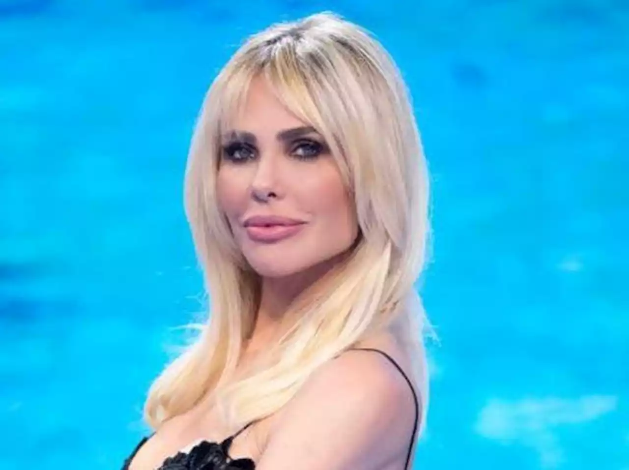 Contratto scaduto, anche Ilary Blasi fuori da Mediaset? Le voci e i dubbi