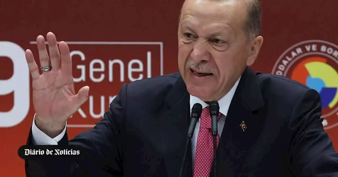 Erdogan diz que ″racismo e colonialismo″ estão na origem dos tumultos em França