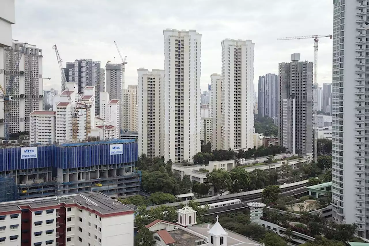 Singapore home prices fall for first time in 3 years