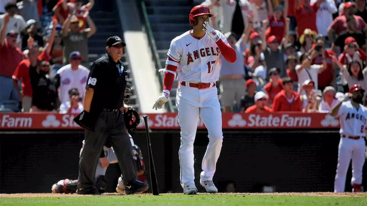 Angels' Mike Trout and Shohei Ohtani both hit home runs in victory over Diamondbacks