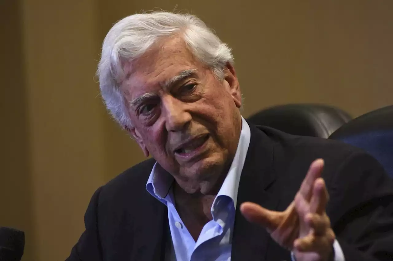 Mario Vargas Llosa volta a ser internado com Covid-19