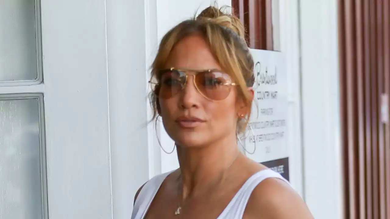 Jennifer Lopez Is the Blair Waldorf of the Hamptons in Florals and a Massive Belt