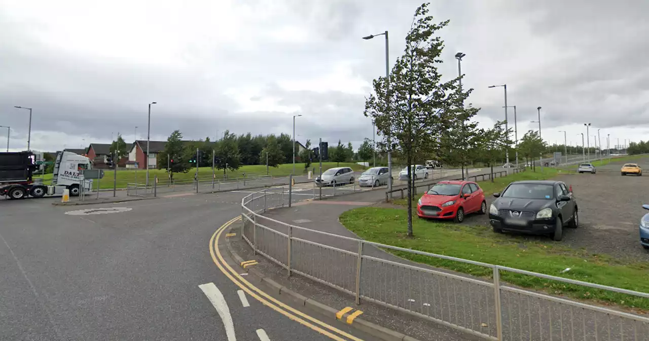 Hammer-wielding thug demanded money in attempted robbery on Glasgow street