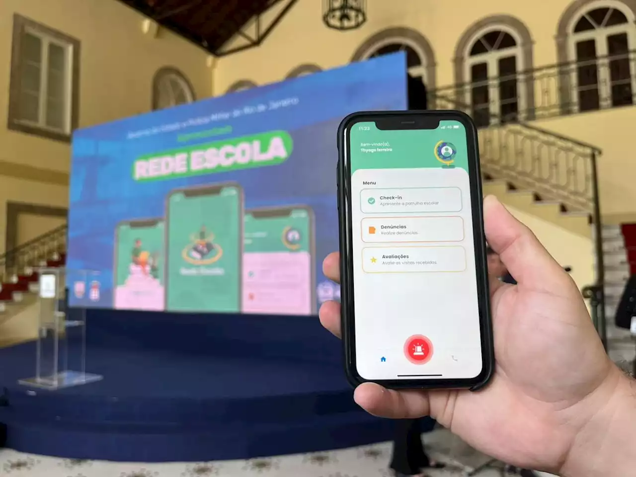 Aplicativo ‘Rede Escola’ é lançado no Rio e promete acionar PM para emergências em um clique
