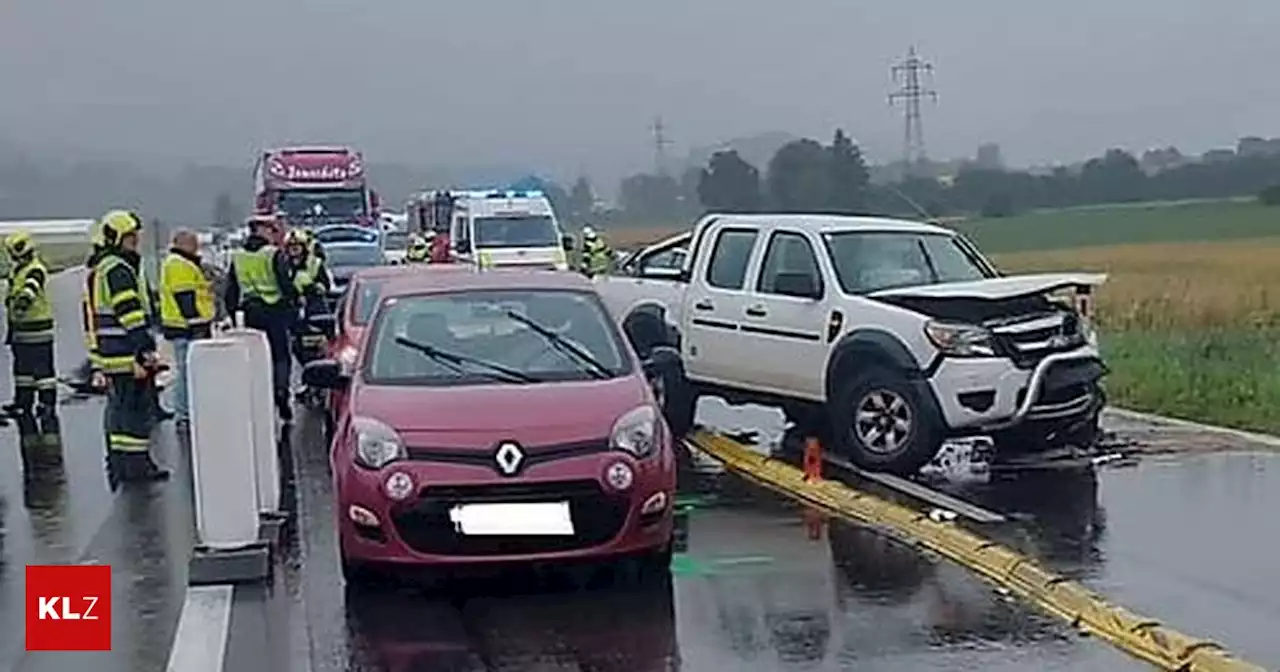 Im Baustellenbereich: Mehrere Fahrzeuge in Unfall auf Schnellstraße verwickelt