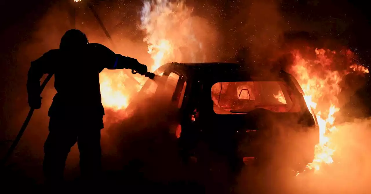 EN DIRECT - Émeutes : 157 interpellations et 352 incendies en France cette nuit, annonce l'Intérieur