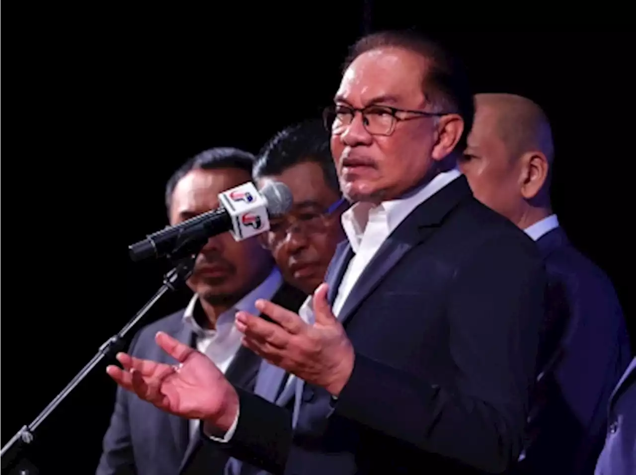 PM Anwar: Expand Bitara Madani project, improve public delivery service