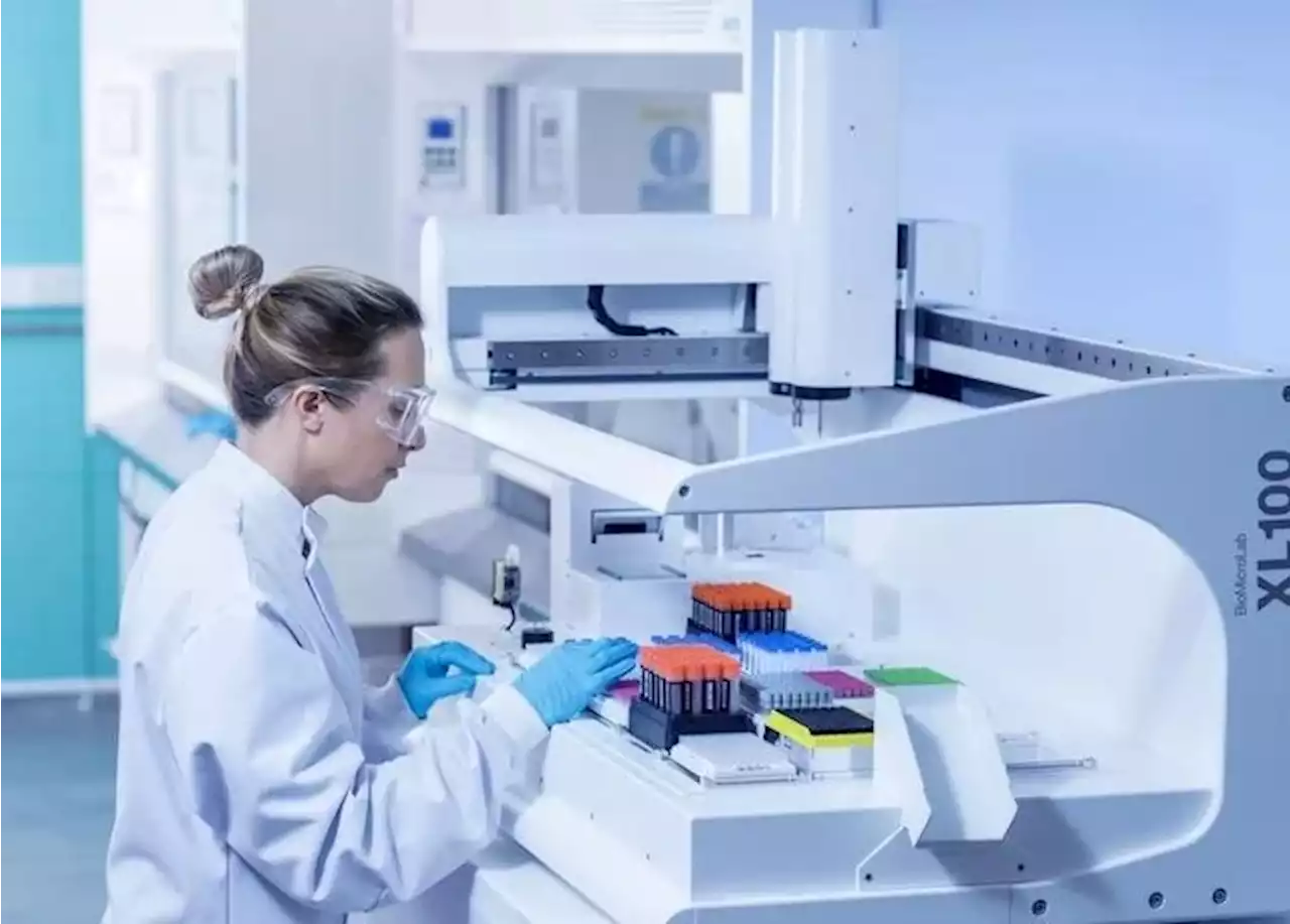 How can we achieve the most effective laboratory sample management?