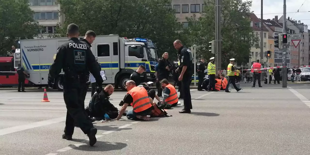 USK-Einsatz im Zentrum Nürnbergs: Klimaaktivisten sorgten für massive Verkehrsbehinderungen