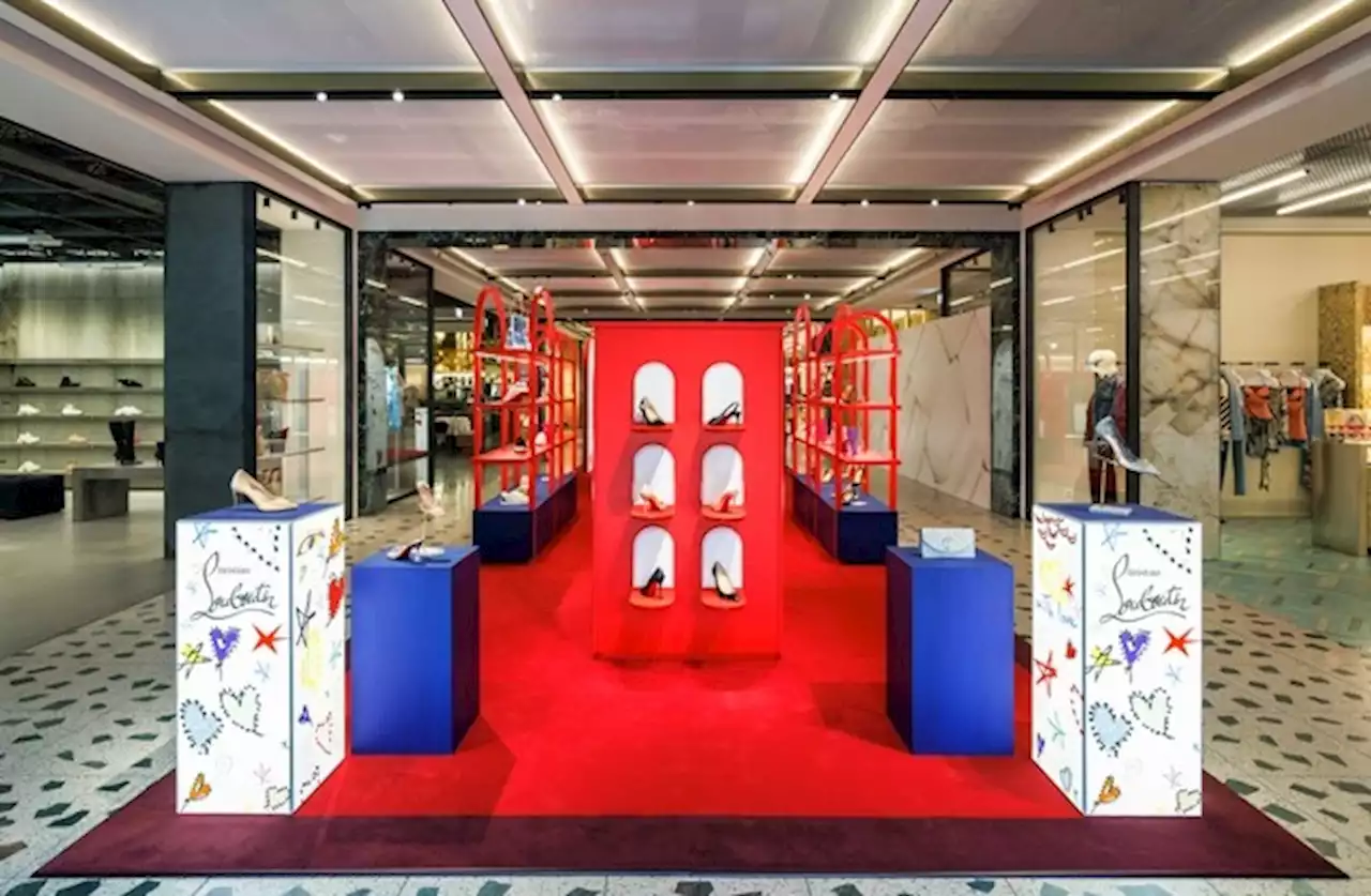 Die Schuhe mit der ikonischen roten Sohle neu im Christian Louboutin Pop-Up Store bei Globus Zürich Bahnhofstrasse