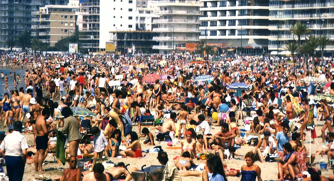 Vacaciones de antaño / Aquel Benidorm - Zeleb