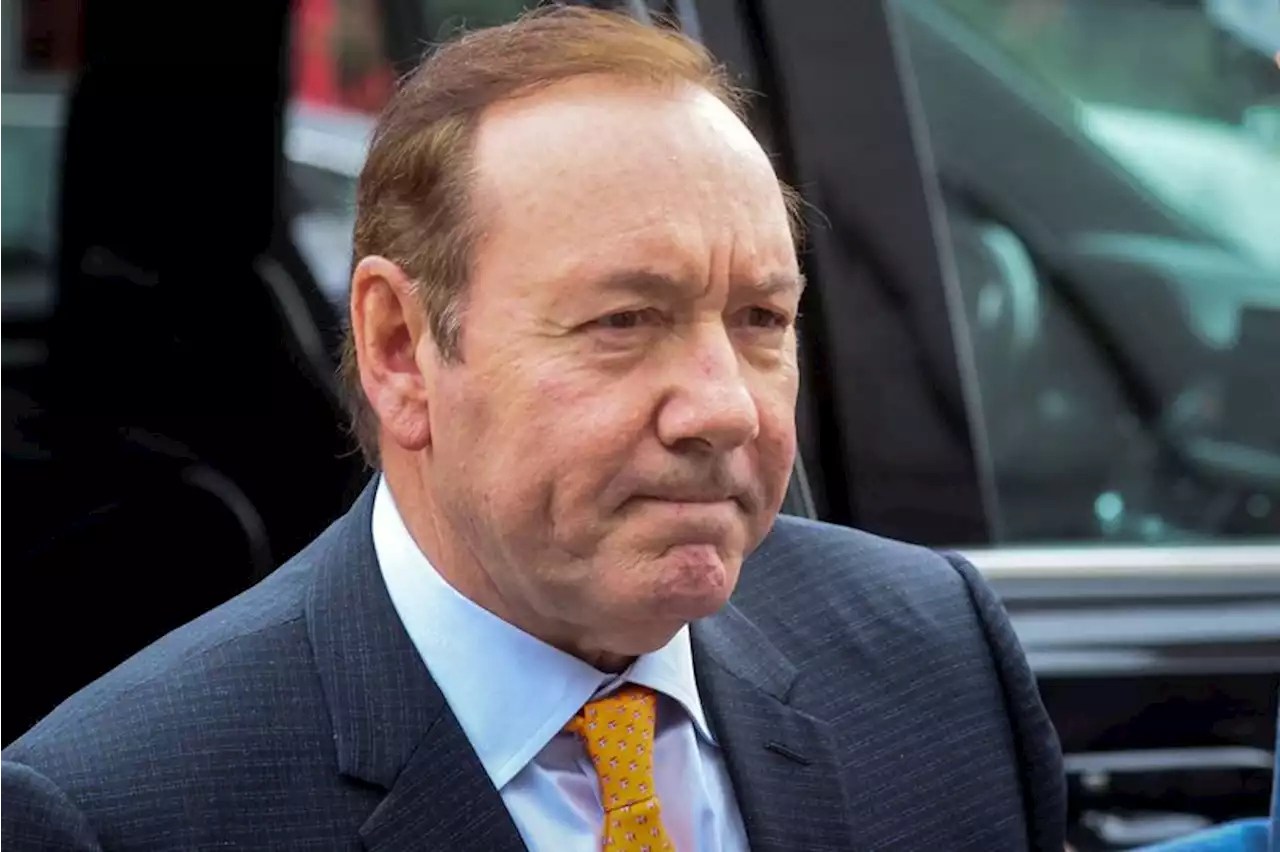 Durante julgamento, denunciante chama Kevin Spacey de ‘predador agressivo’