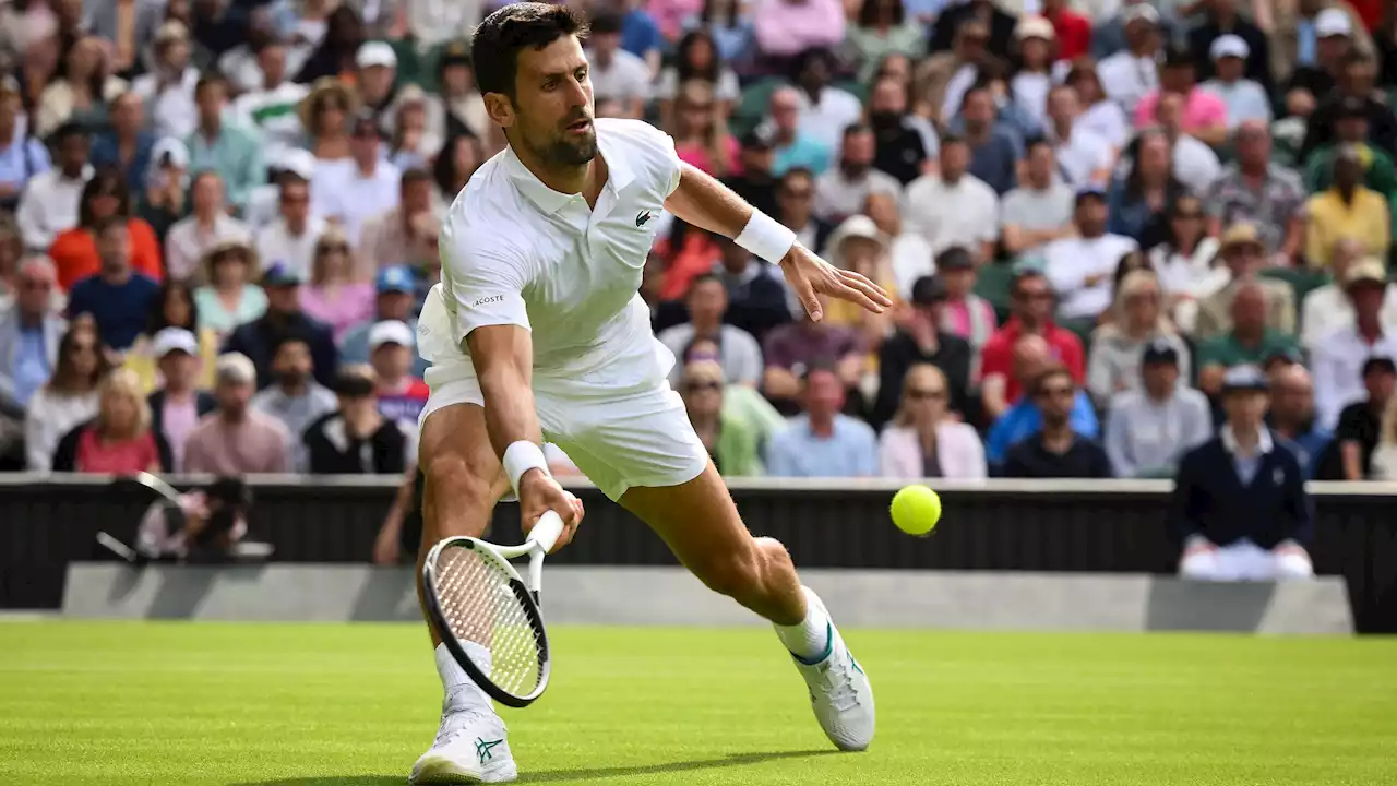 Djokovic cumple en su debut en Wimbledon marcado por la lluvia