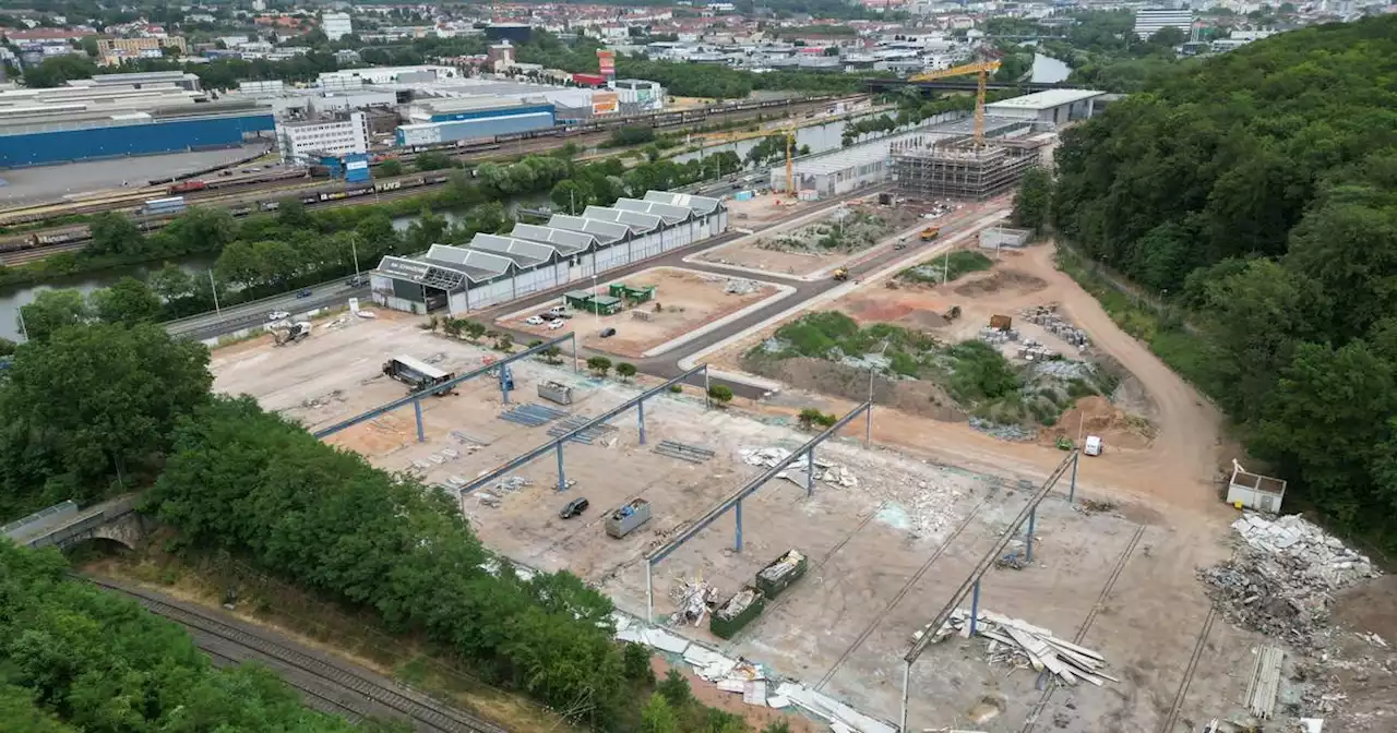 Das jüngste Viertel der Stadt: Gebäude der Saarmesse verschwinden – so laufen Arbeiten am neuen Wohnviertel „Am Schanzenberg“