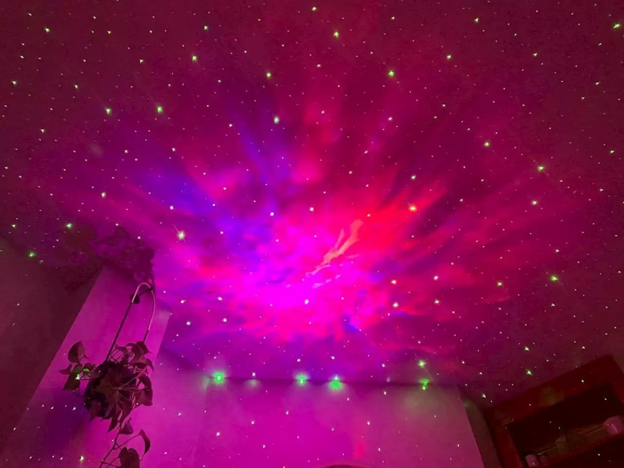 Review: Astronaut Starry Sky Projector is a whole lot of fun