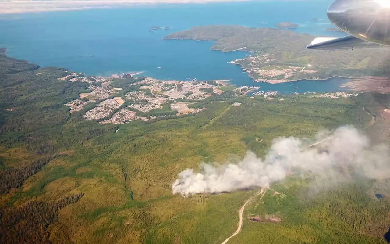 Hot, dry conditions fuel fast-growing wildfire near Bamfield