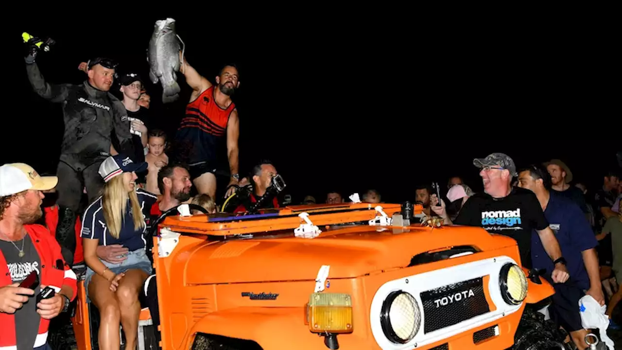 Team drives 7km under water across Darwin Harbour, but takes five hours longer than expected