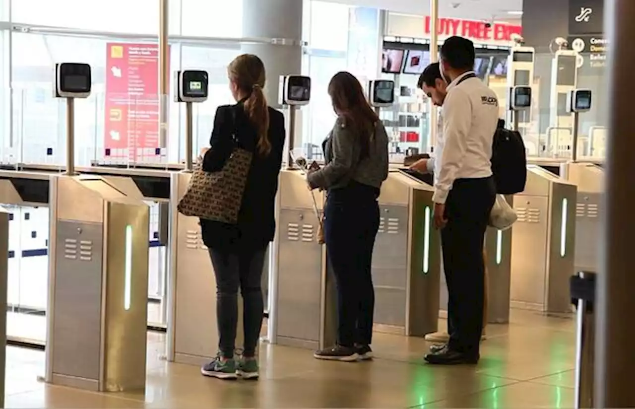 Truco para evitar filas en el aeropuerto: así puede activar el sistema biométrico facial