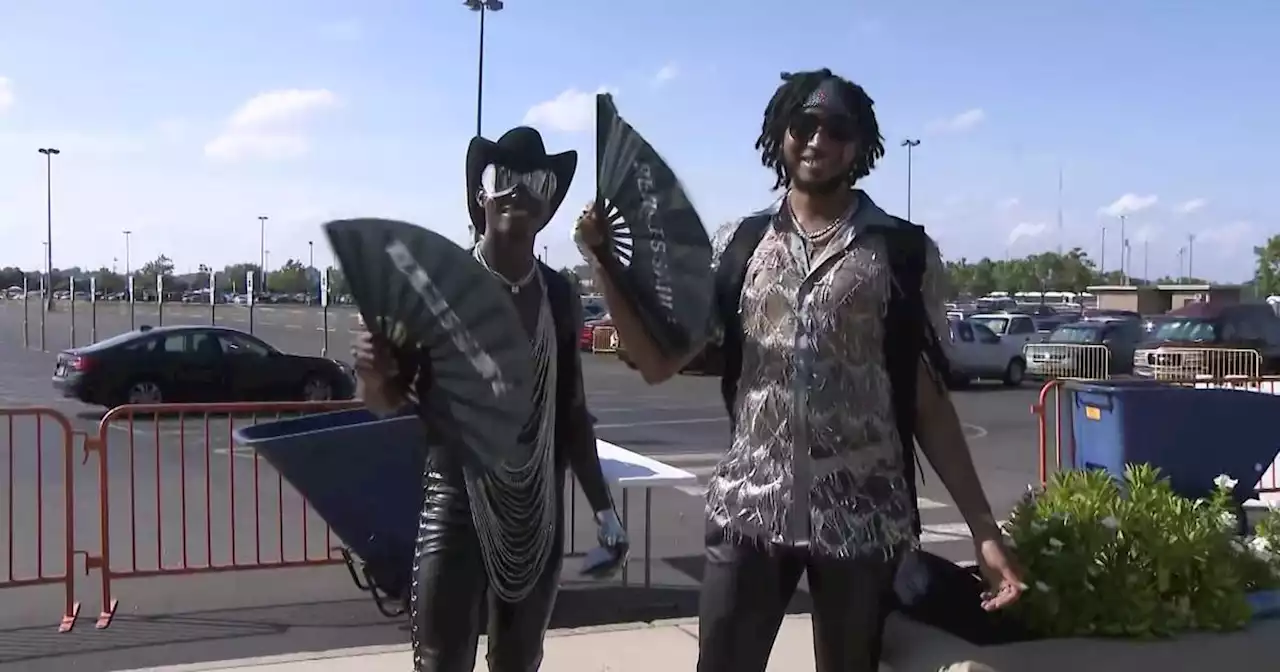 Beyoncé fans brave the heat & the rain for Renaissance World Tour concert at MetLife Stadium