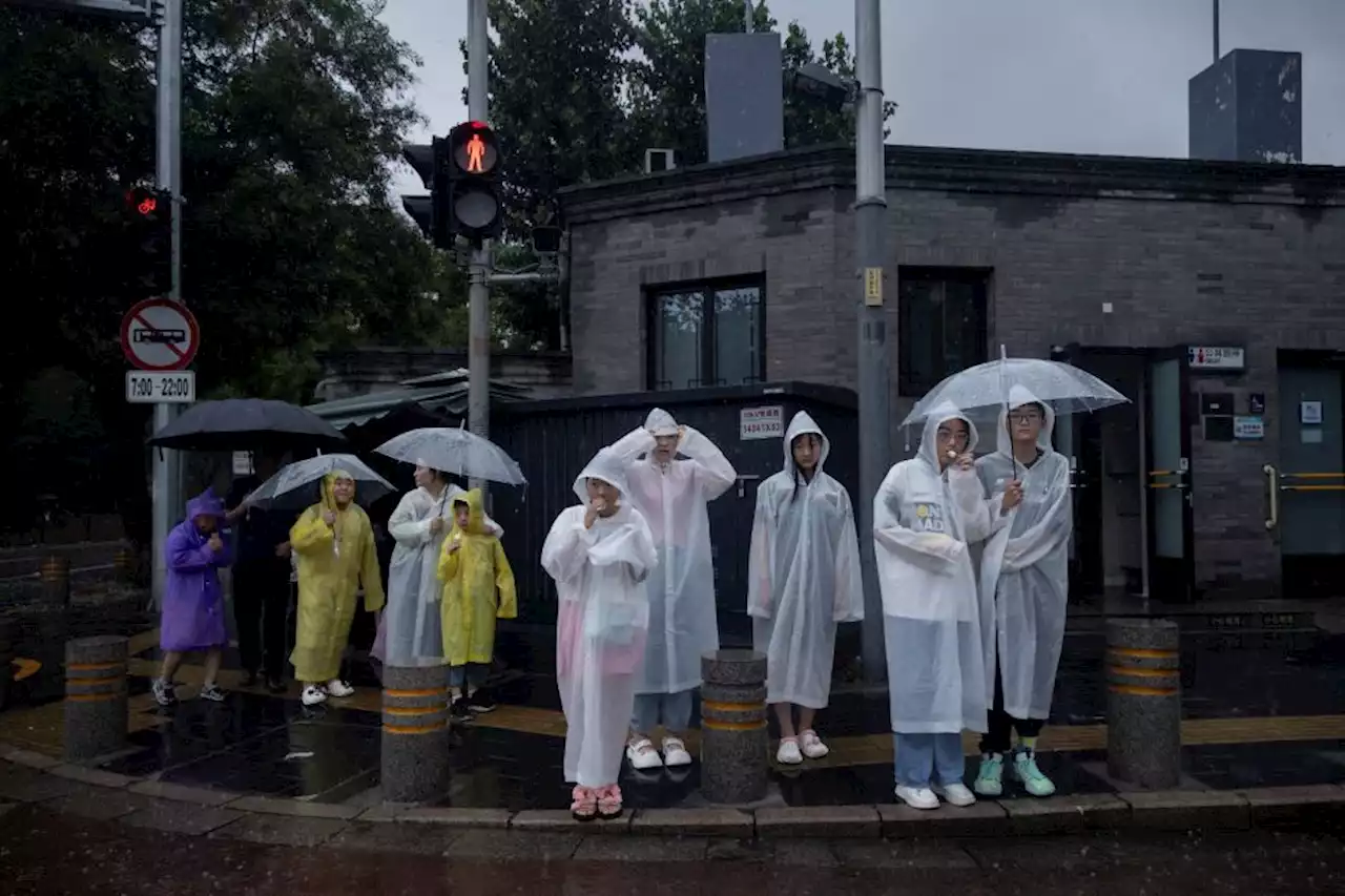 Norte da China se prepara para tempestade Doksuri e moradores de Pequim são orientados a ficar em casa