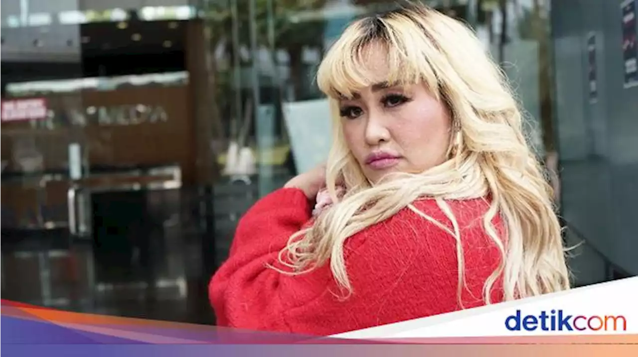 Pinkan Mambo Minta Petunjuk Tuhan, Belum Pisah dari Pelaku Pelecehan Anaknya